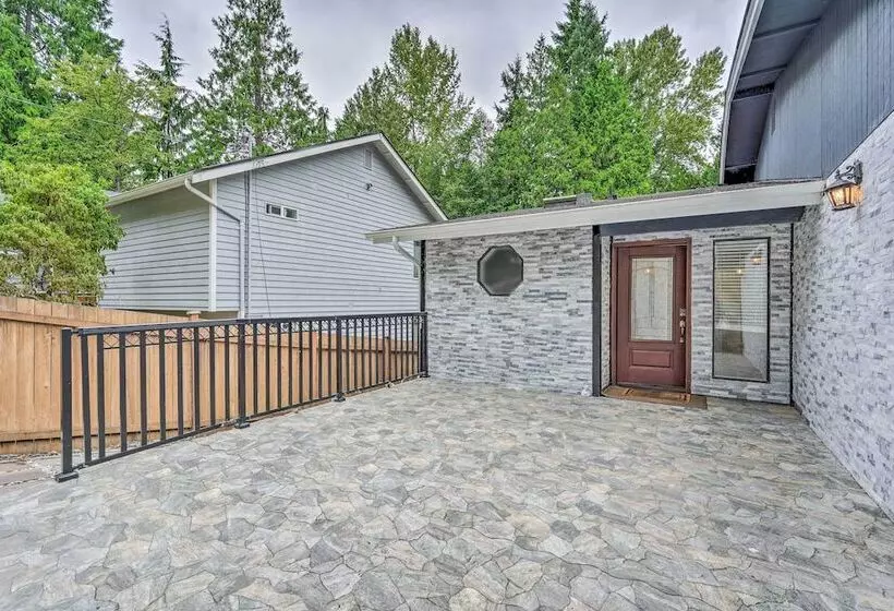 Shoreline Home W/ Deck ~ 14 Mi To Downtown Seattle
