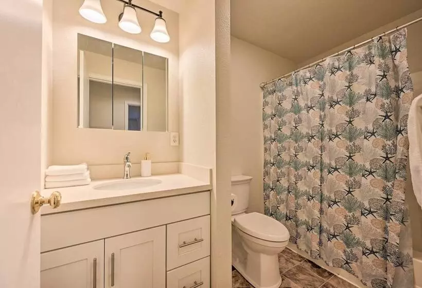 Shoreline Home W/ Deck ~ 14 Mi To Downtown Seattle