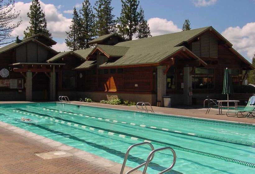 Modern Tahoe Donner Retreat With Deck & Grill!