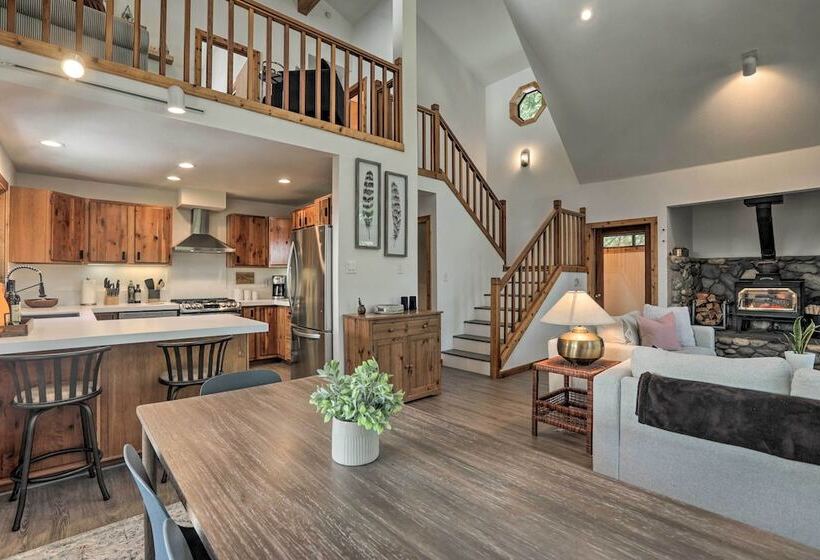 Modern Tahoe Donner Retreat With Deck & Grill!