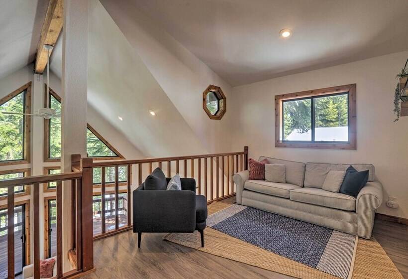 Modern Tahoe Donner Retreat With Deck & Grill!