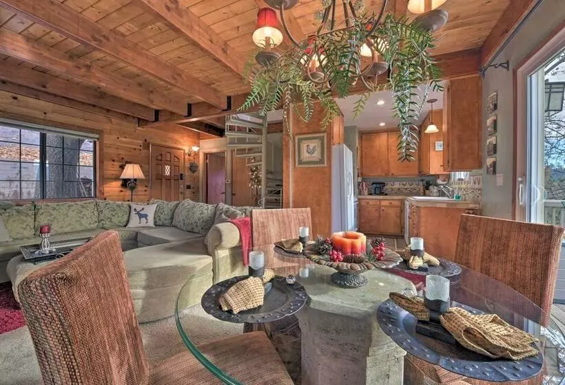 Mountainside Cabin W/ Deck   16 Miles To Skiing!