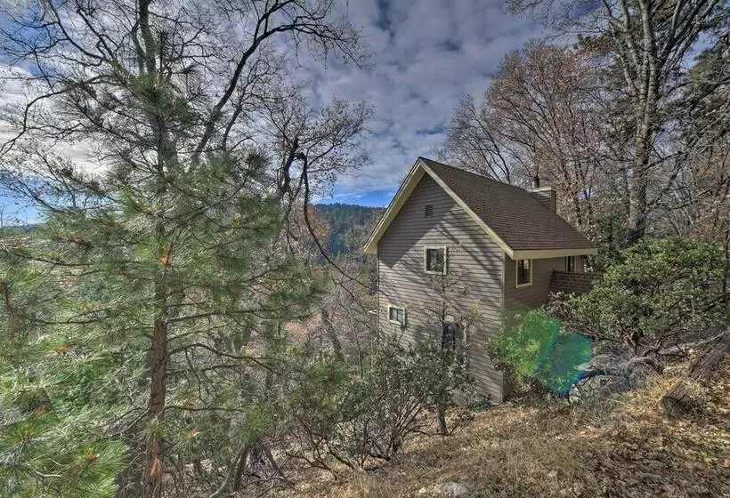 Mountainside Cabin W/ Deck   16 Miles To Skiing!