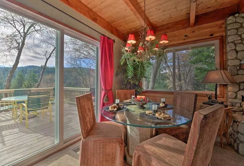Mountainside Cabin W/ Deck   16 Miles To Skiing!