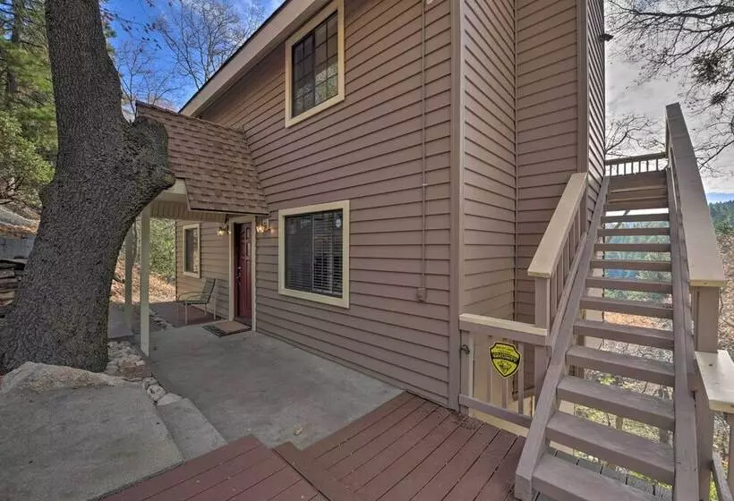 Mountainside Cabin W/ Deck   16 Miles To Skiing!