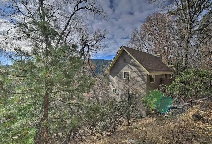 Mountainside Cabin W/ Deck   16 Miles To Skiing!