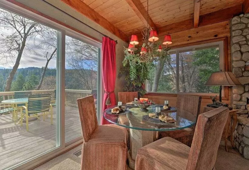 Mountainside Cabin W/ Deck   16 Miles To Skiing!