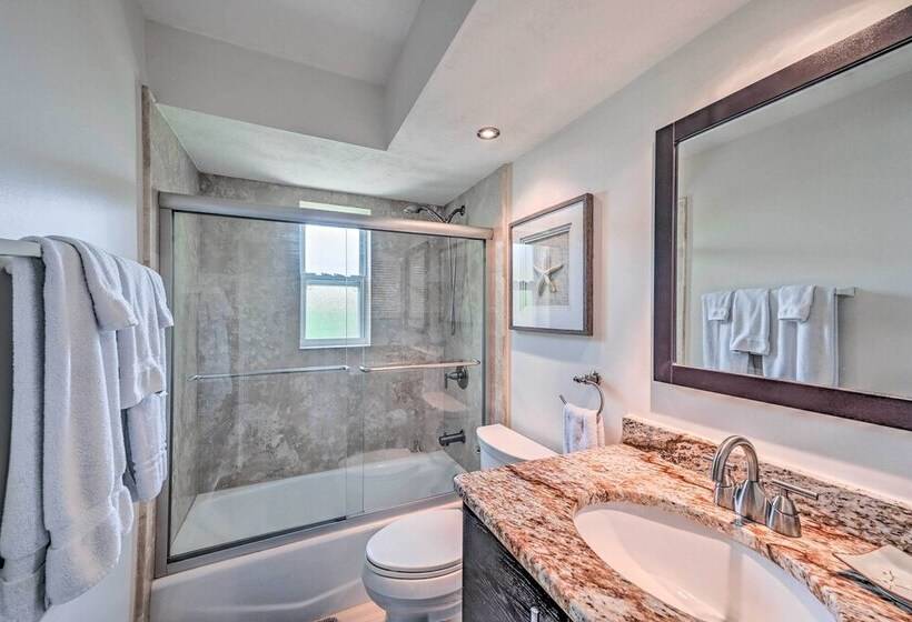 Naples Paradise W/ Private Pool, 4 Mi To Beach!