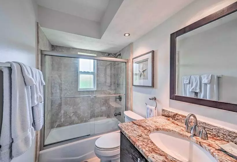 Naples Paradise W/ Private Pool, 4 Mi To Beach!