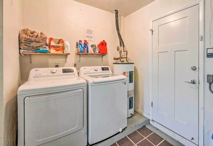 Naples Paradise W/ Private Pool, 4 Mi To Beach!