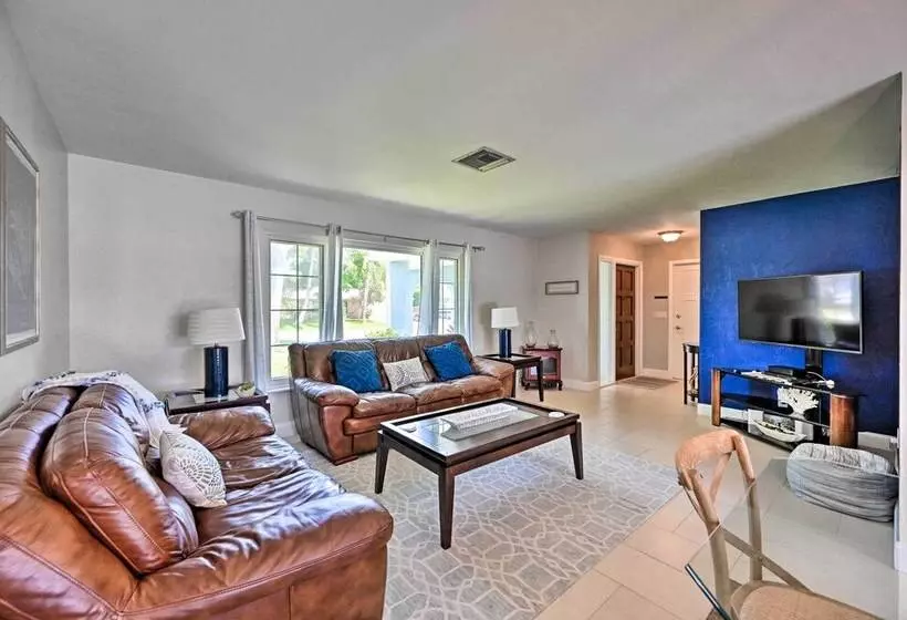 Naples Paradise W/ Private Pool, 4 Mi To Beach!