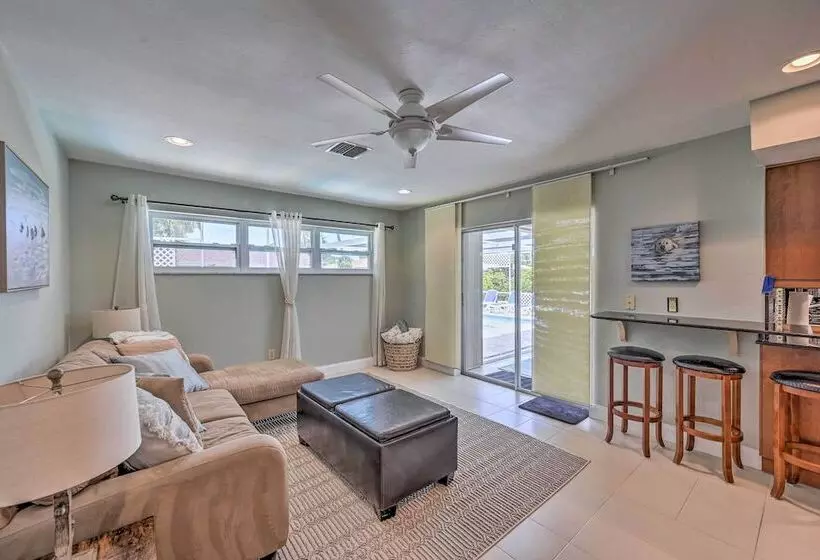 Naples Paradise W/ Private Pool, 4 Mi To Beach!