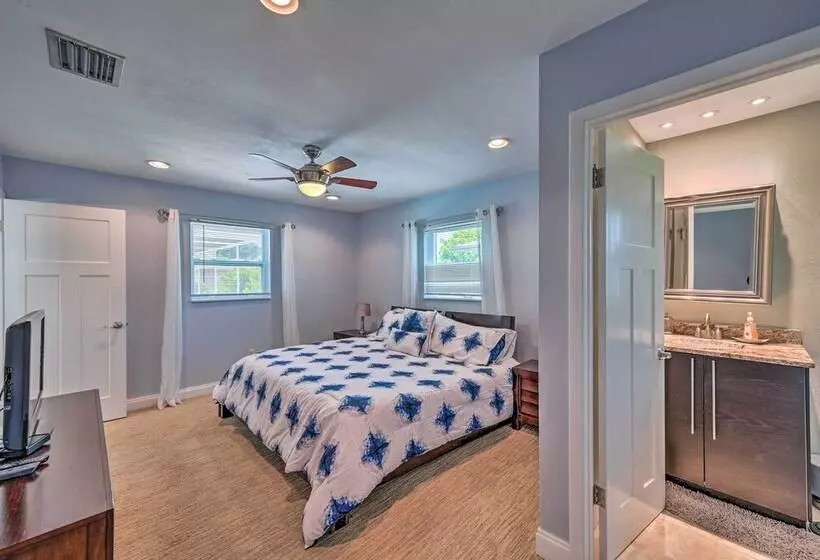 Naples Paradise W/ Private Pool, 4 Mi To Beach!