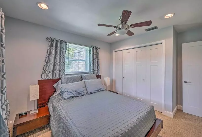 Naples Paradise W/ Private Pool, 4 Mi To Beach!