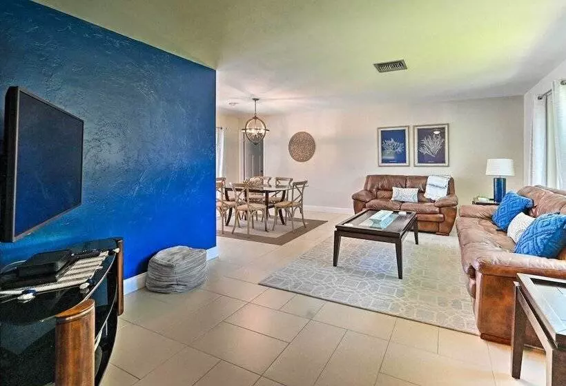 Naples Paradise W/ Private Pool, 4 Mi To Beach!
