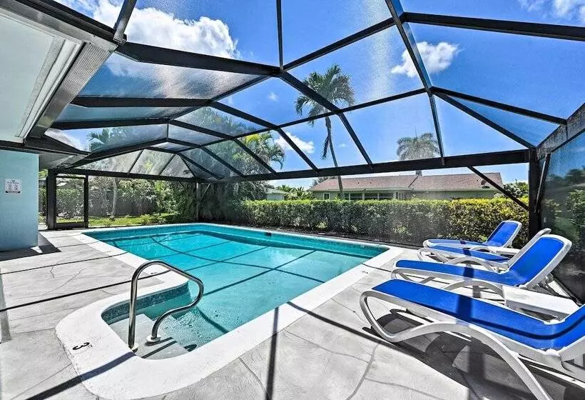 Naples Paradise W/ Private Pool, 4 Mi To Beach!