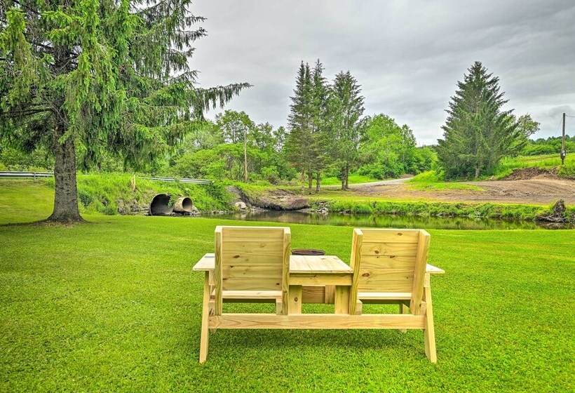 Quiet Country Escape: Fire Pit, Fish On Site!