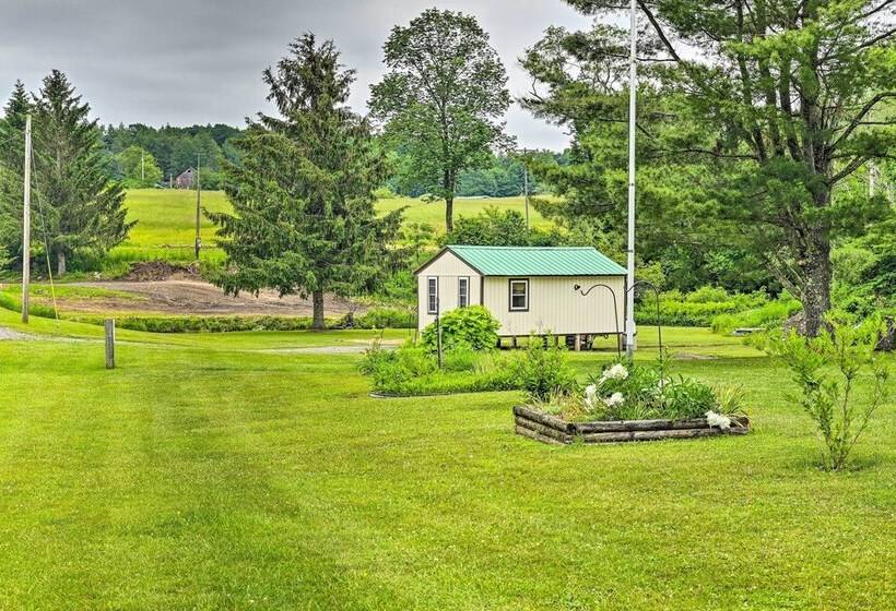 Quiet Country Escape: Fire Pit, Fish On Site!