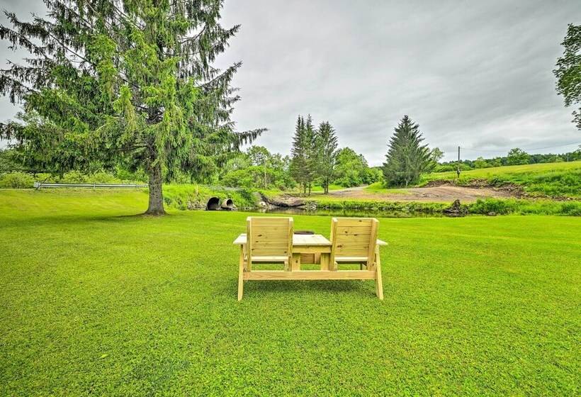 Quiet Country Escape: Fire Pit, Fish On Site!