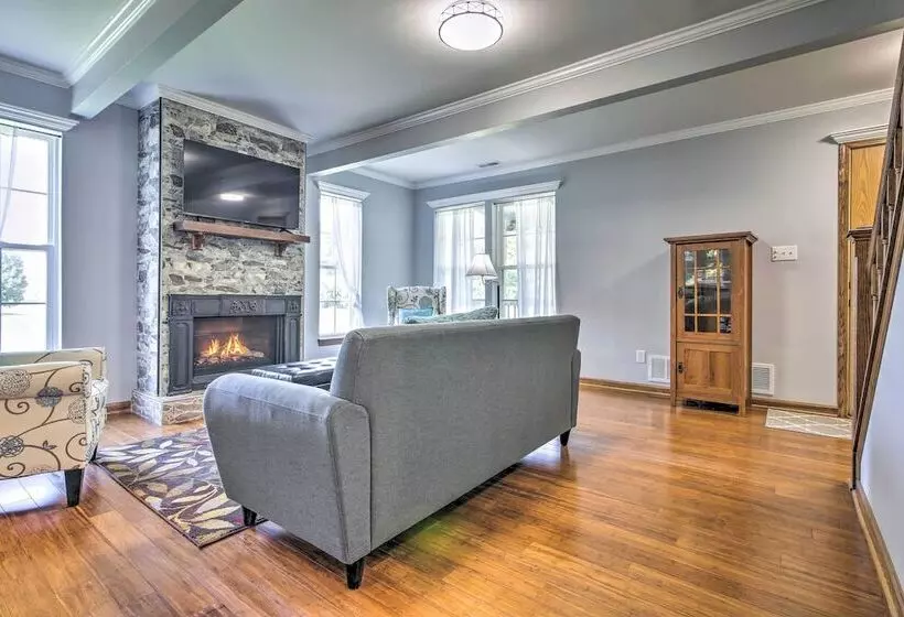 Peaceful Kansas Cottage W/ Wraparound Deck!