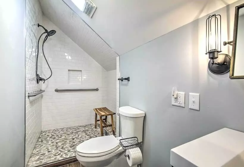 Peaceful Kansas Cottage W/ Wraparound Deck!