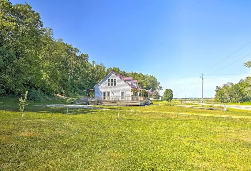 Peaceful Kansas Cottage W/ Wraparound Deck!
