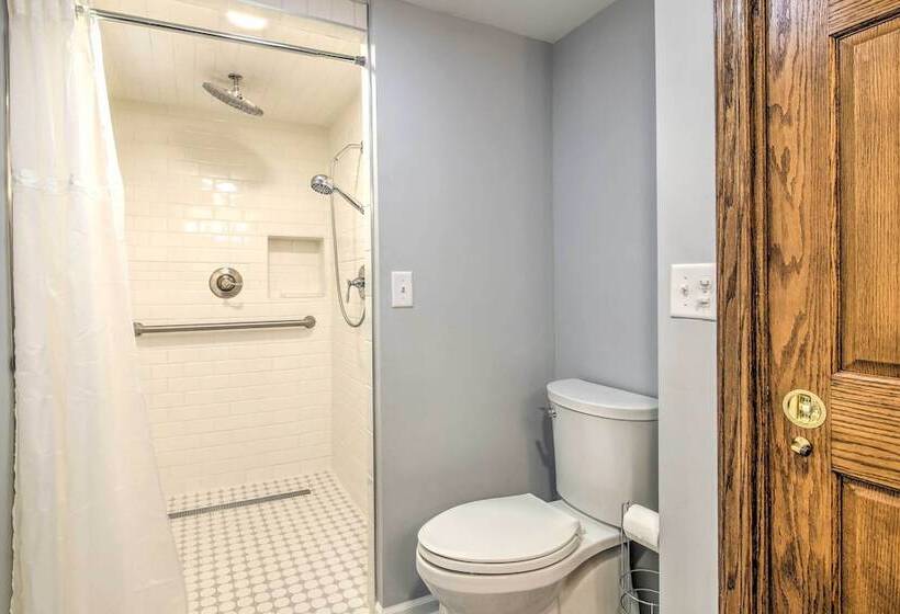 Peaceful Kansas Cottage W/ Wraparound Deck!