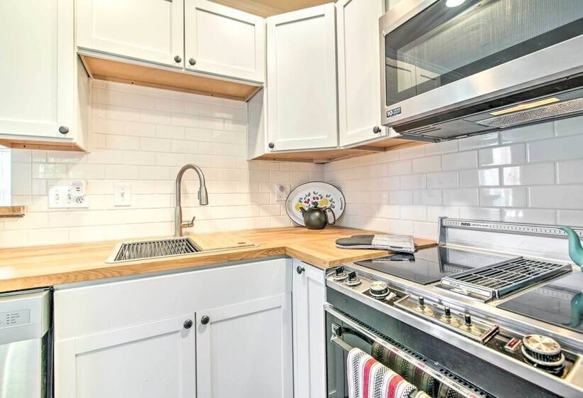 Peaceful Kansas Cottage W/ Wraparound Deck!