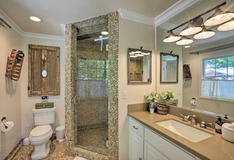 Peaceful Ranch Resort + Vineyard View, Pool Access