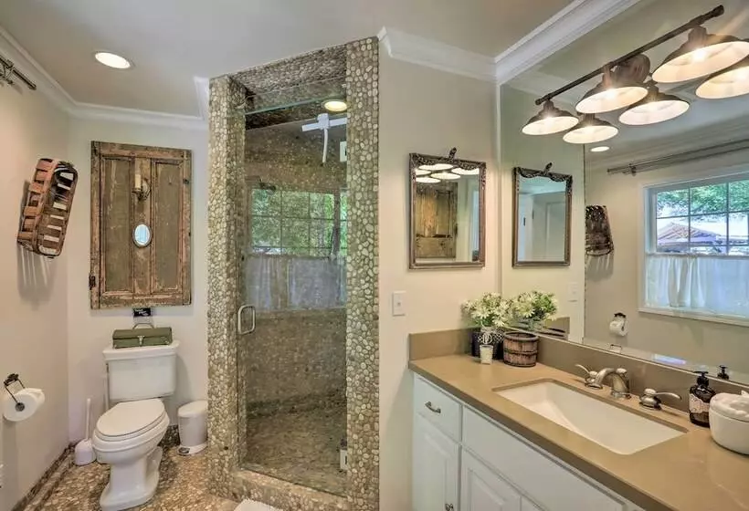 Peaceful Ranch Resort + Vineyard View, Pool Access