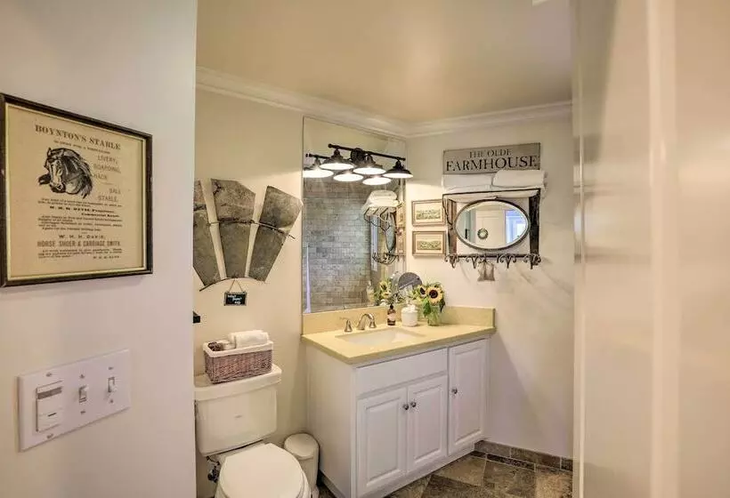 Peaceful Ranch Resort + Vineyard View, Pool Access