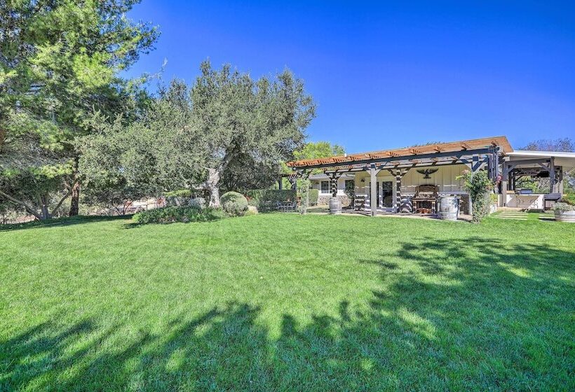 Peaceful Ranch Resort + Vineyard View, Pool Access