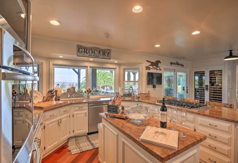 Peaceful Ranch Resort + Vineyard View, Pool Access