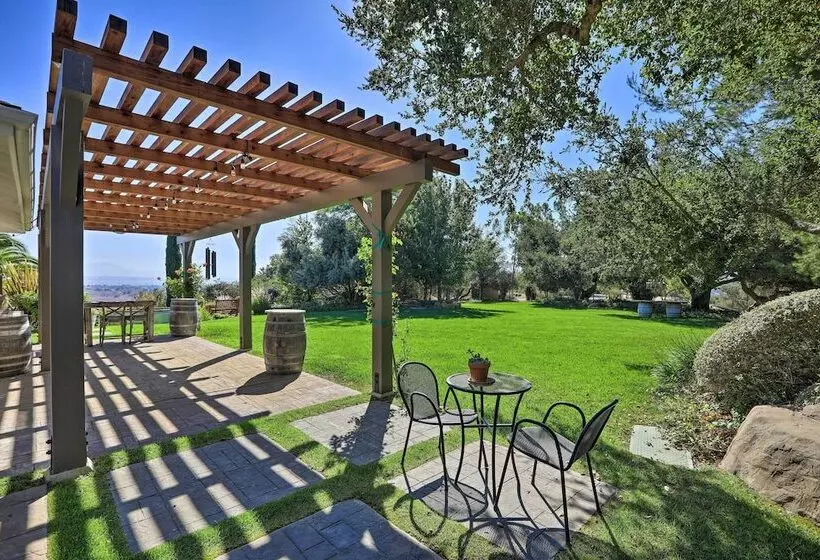 Peaceful Ranch Resort + Vineyard View, Pool Access