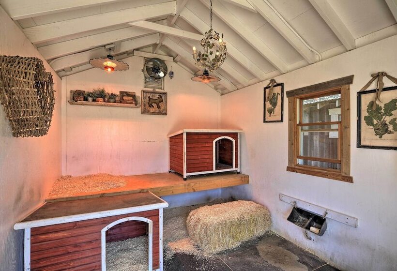 Peaceful Ranch Resort + Vineyard View, Pool Access