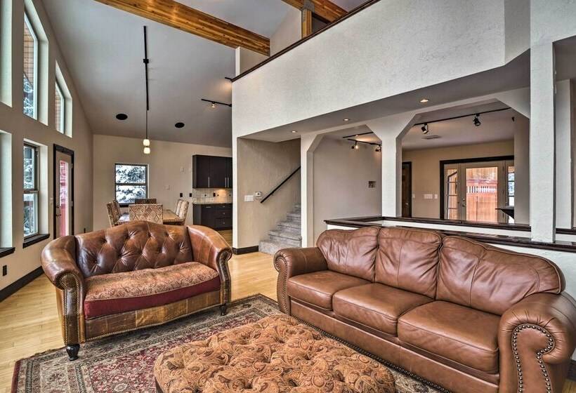 Hot Tub & Mtn Views Pristine Breckenridge Home!