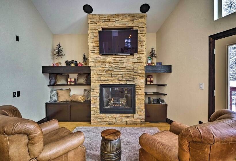 Hot Tub & Mtn Views Pristine Breckenridge Home!