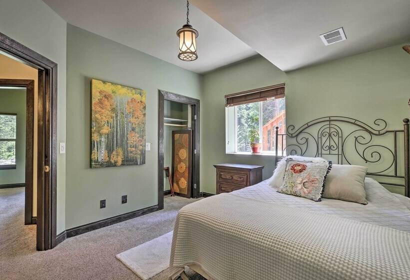 Hot Tub & Mtn Views Pristine Breckenridge Home!