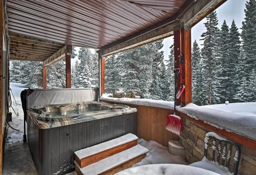 Hot Tub & Mtn Views Pristine Breckenridge Home!