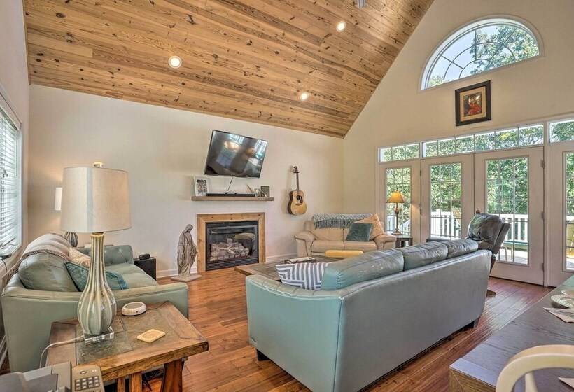 Riverfront Retreat On 4 Acres W/ Private Dock