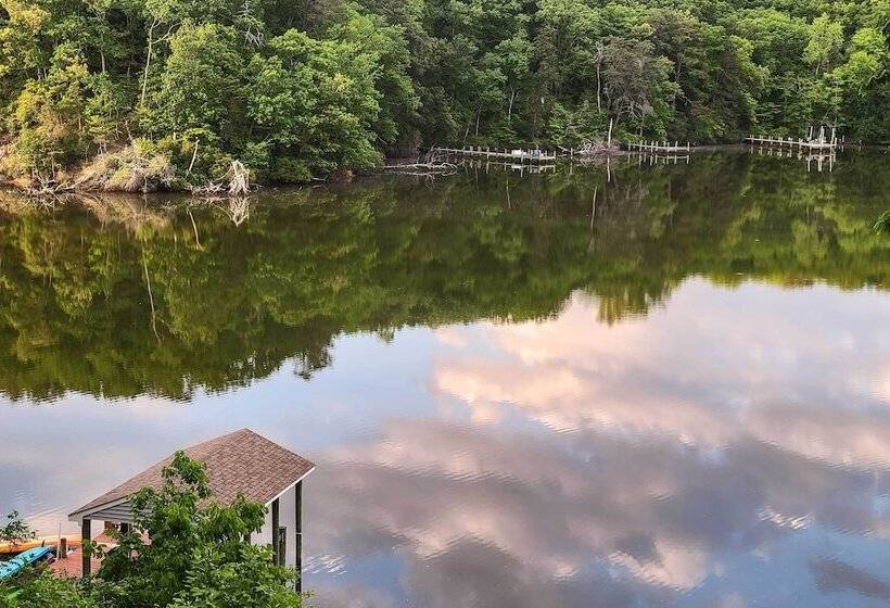 Riverfront Retreat On 4 Acres W/ Private Dock