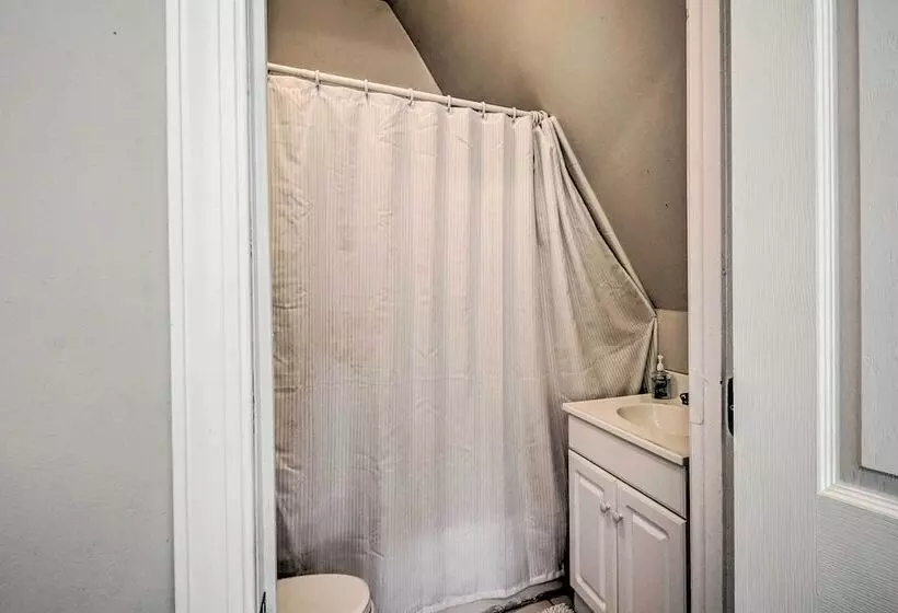 Riverfront Retreat On 4 Acres W/ Private Dock