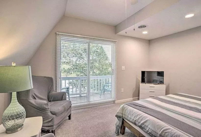 Riverfront Retreat On 4 Acres W/ Private Dock