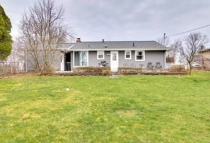 Rochester Family Home   Walk To Lake Ontario!