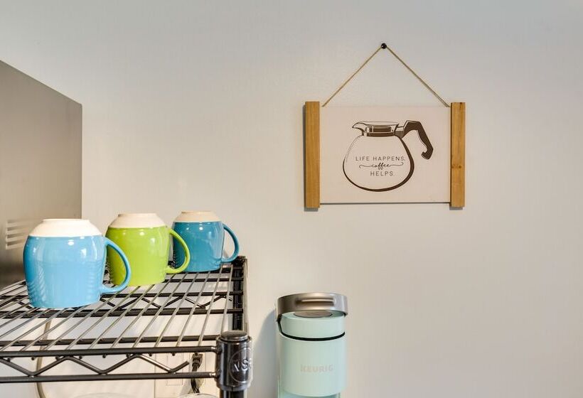 Rochester Family Home Walk To Lake Ontario!