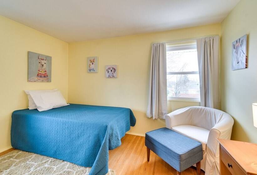 Rochester Family Home Walk To Lake Ontario!