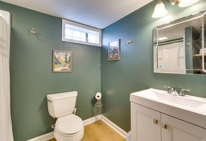 Rochester Family Home Walk To Lake Ontario!