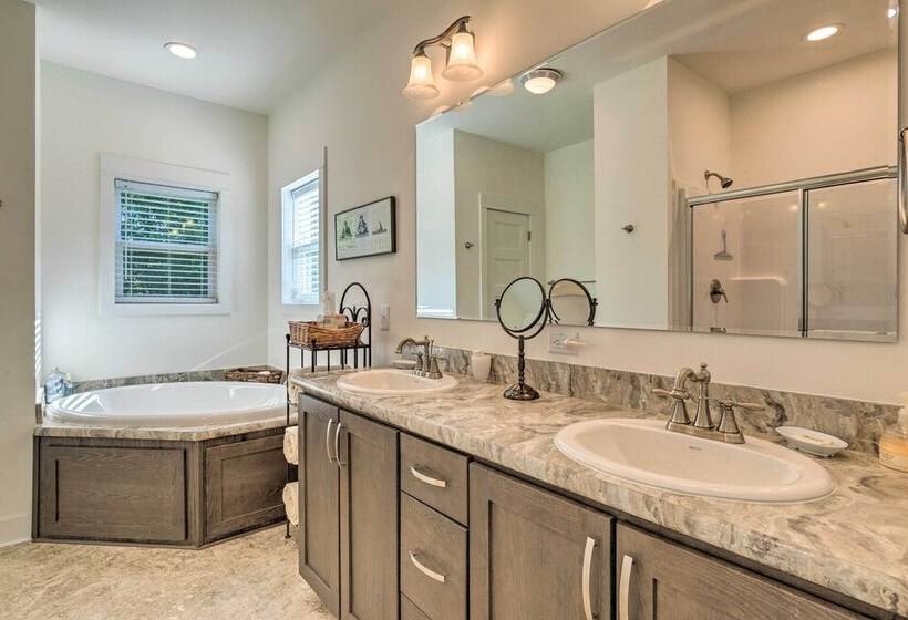 Shore Thing Bayfront House W/ Provided Kayaks!