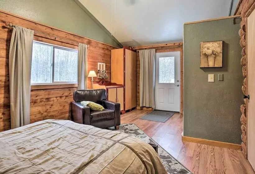 Snowshoe Cabin  W/ Gas Grill: Fish & Hike!