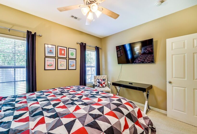 Spacious Family Home 3 Mi To Downtown Fayetteville